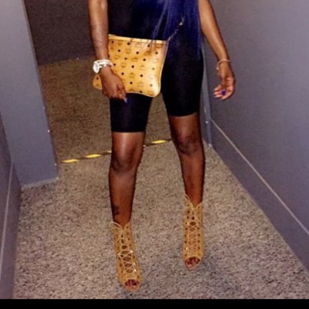 Heels - Picture 2 of 2